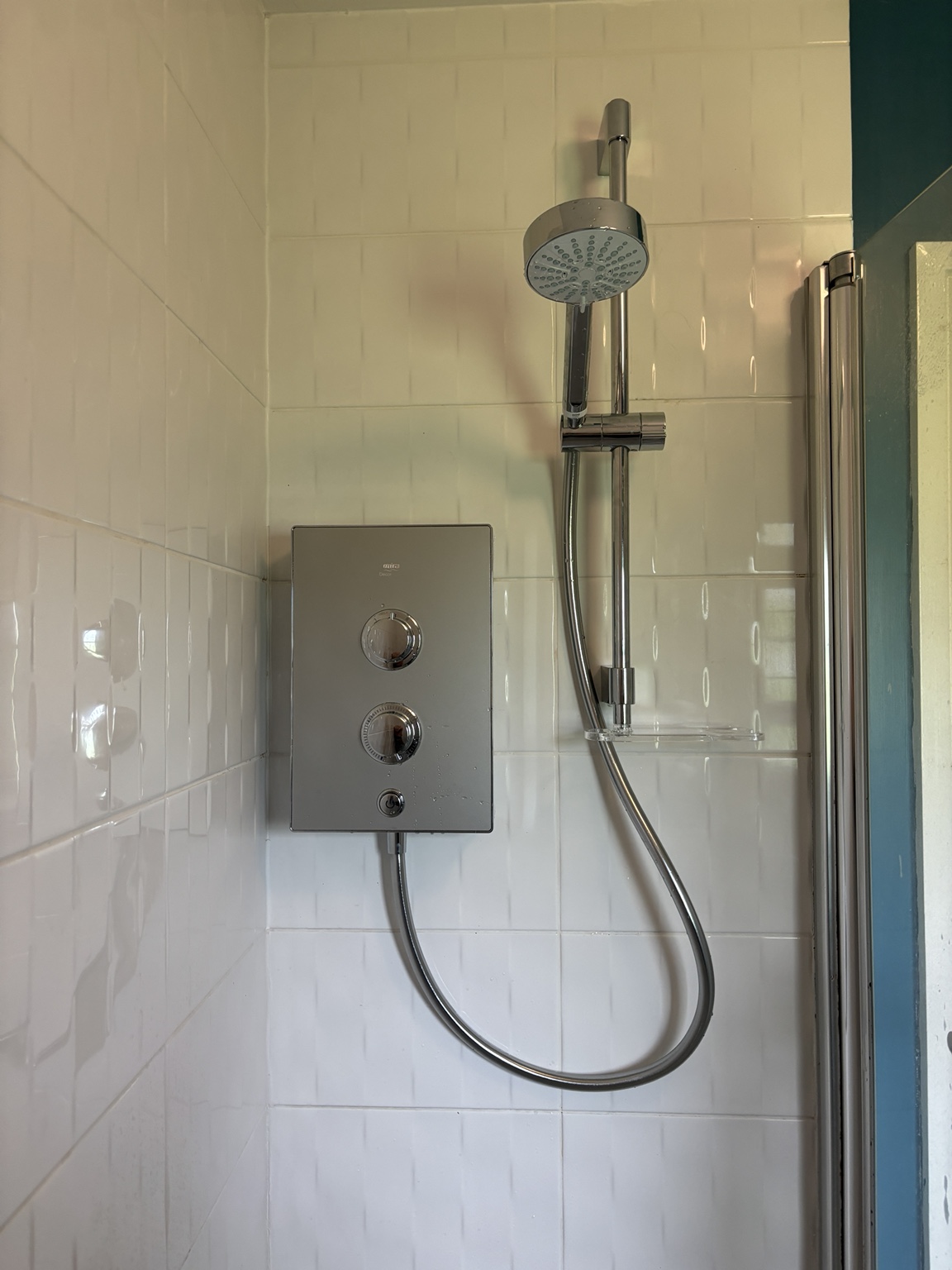 Shower installation